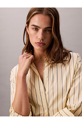 Calvin Klein Kadın Stripe Relaxed Gömlek