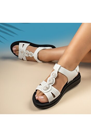 BMoD White women's sandals with low sole MOD13865