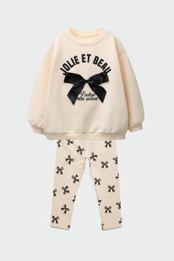 Uğur bebe The Most Trendy Model of the Season Is a Girls' Set with a Three-Thread Sweatshirt Without Sharding and Leggings with a Bow Pattern.