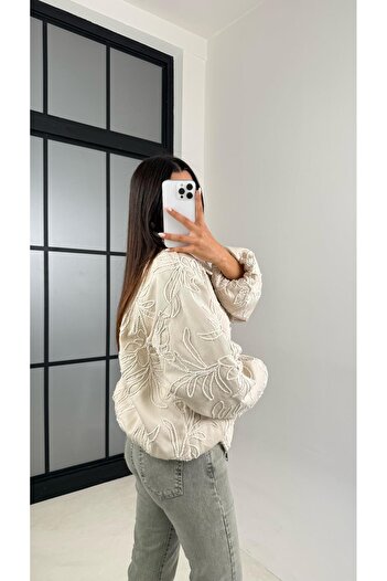 Gaus Ecru Floral Embroidered Lined Pocket Design Jacket Gaus-00451