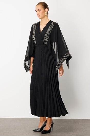 Moda İlgi Modailgi Stone Detailed Cape Sleeves Pleated Dress Black