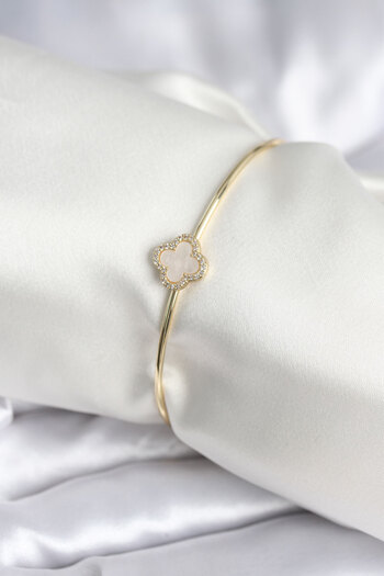 BESKAR White Pearlescent Clover Model Gold Color Women's Bracelet