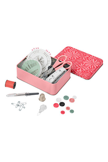 Tchibo Sewing Kit in Metal Box 87 Pieces 704387