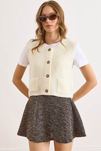 Olalook Women's Ecru Metal Button Pocket Detailed Knit Vest Ylk-19000089