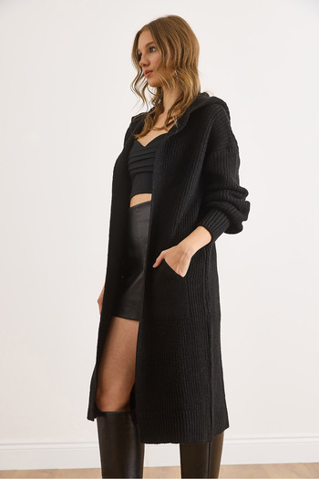 Olalook Women's Black Hooded Cardigan with Pockets Soft Textured Thick Cardigan Hrk-19000416