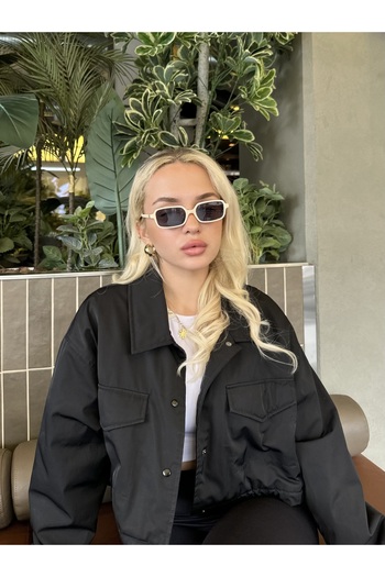 TomyHelf Cream Frame Black Glass Gold Detailed Sunglasses