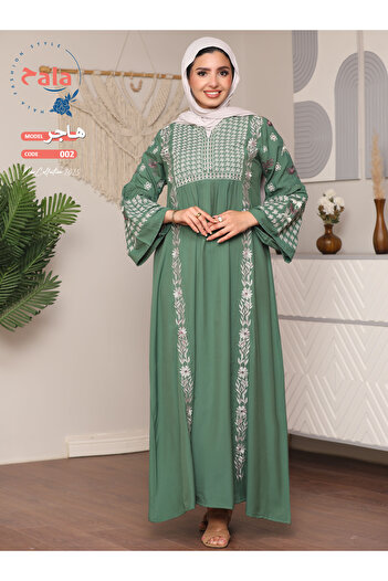 Hala Comfortable and flowing cotton reception jalabiya with hand-thread embroidery