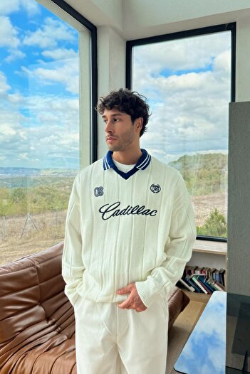 Flaw Wear Cadillac Embroidered Polo Neck Knitwear Sweater