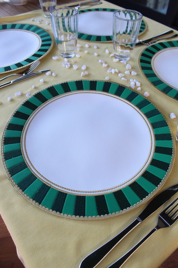 YXL HOME American Service 2-Piece Faux Leather Embroidered Retro Pattern Round Luxury Dining Table Set