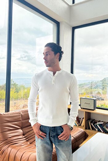 Flaw Wear Reverse Stitched Buttoned Knit Sweater