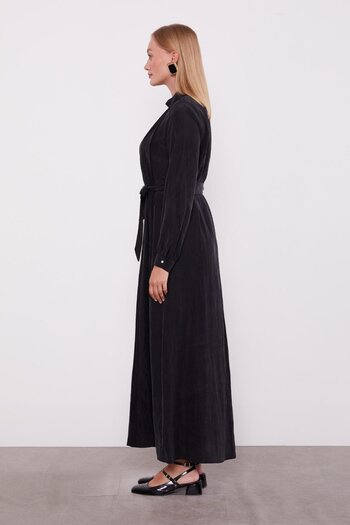 Levidor Black Waist-Tie Pleated Detail Cupra Dress