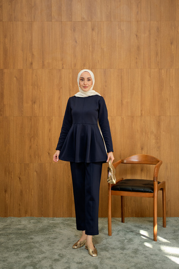 LOCCO Women's Stitching Detailed Pleated Suit Navy Blue