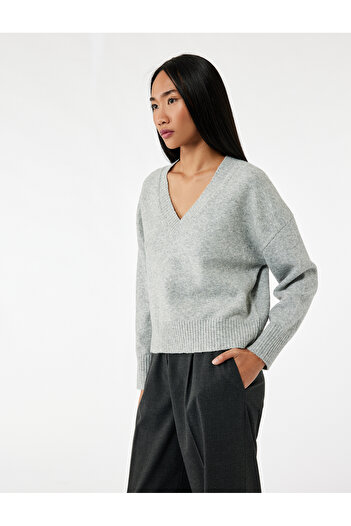 Koton Long Sleeve V-Neck Knitwear Sweater