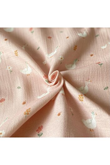 Zezig Duck Lady - Pink Muslin Blanket
