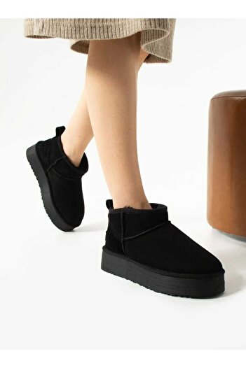 PremiumShoes Cizme de iarnă din piele intoarsa cu blana in interior