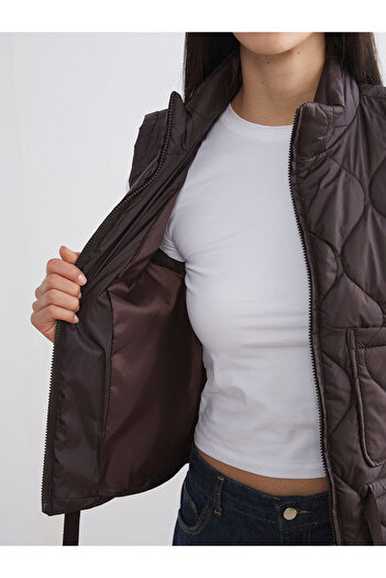 LC Waikiki Dik Yaka Kapitone Oversize Kadın Şişme Yelek (W5)
