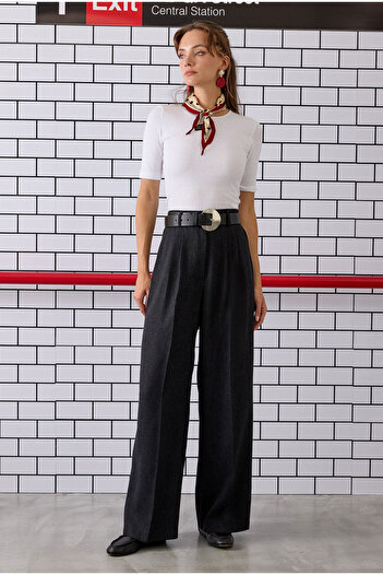 HEQA Pleat Detailed Palazzo Trousers Black