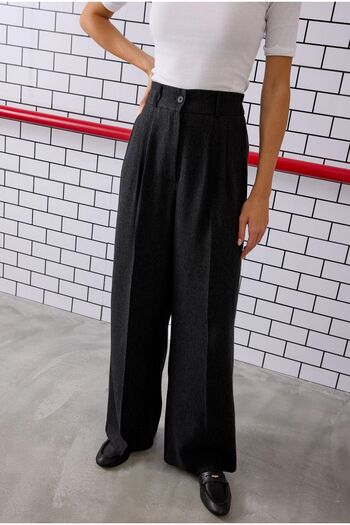 HEQA Pleat Detailed Palazzo Trousers Black