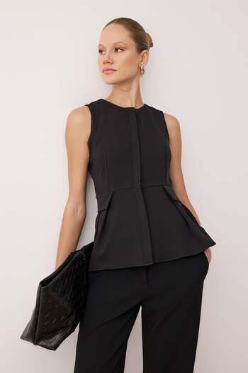 Trendyol Collection Black Fitted Fitted Peplum Mold Woven Vest Twoaw26Ye00050
