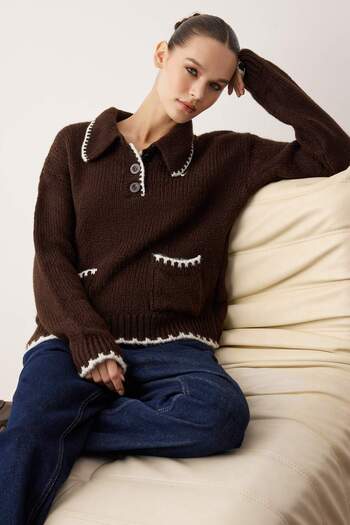 Trendyol Collection Brown Soft Texture Wide Fit Knitwear Sweater Twoaw26Kz00134
