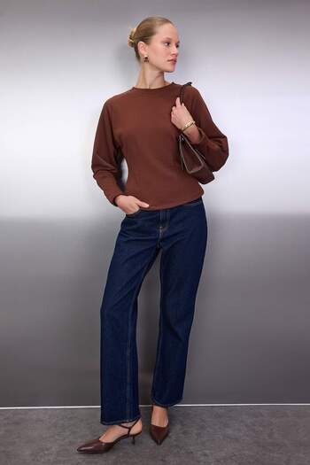 Trendyol Collection Brown Thick Non-Shardon Knitted Crew Neck Sweatshirt Twoaw26Sw00068