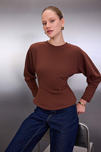 Trendyol Collection Brown Thick Non-Shardon Knitted Crew Neck Sweatshirt Twoaw26Sw00068