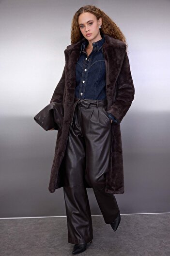 Trendyol Collection Dark Brown Fur Mono Closure Oversize Long Coat Twoaw26Kb00002