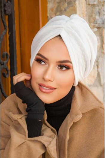 Aişe tesettür White Winter Gathered Bonnet
