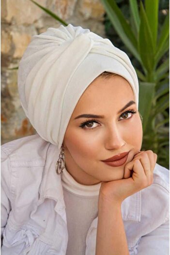 Aişe tesettür Bone - White Twist Detailed