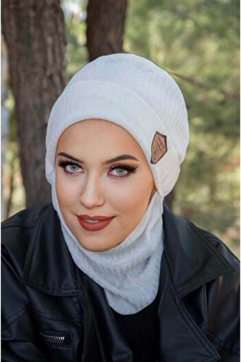 Aişe tesettür Off-White Corded Emblem Masked Beanie