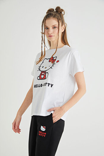 Hello Kitty Licensed Printed Basic T-Shirt Relaxed Cotton