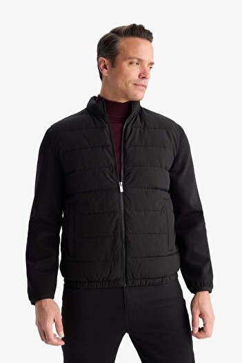DeFacto Su Geçirmez Rüzgar Geçirmez Slim Fit Dar Kesim Astarlı Fermuarlı Cepli Mont D7532AX25SP