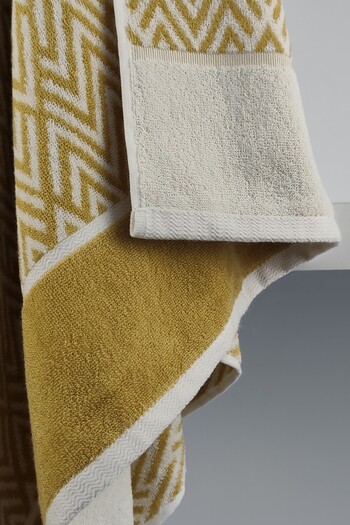 Sevim Mustard Bath Towel - 100% Cotton, Soft and Zigzag Stripes, 90X150 cm