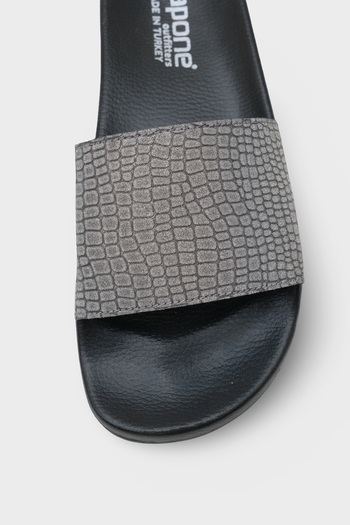 Capone Outfitters Maurise Women's Slippers