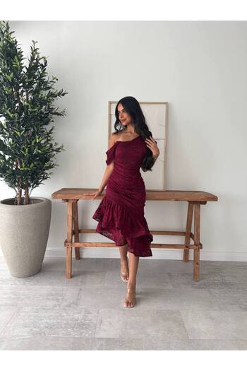 Generic Burgundy short dress with side cut