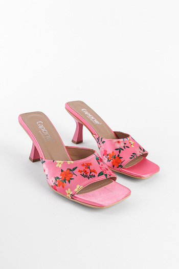 Capone Outfitters Maura Blunt Toe Single Strap Hourglass Heeled Women's Slippers