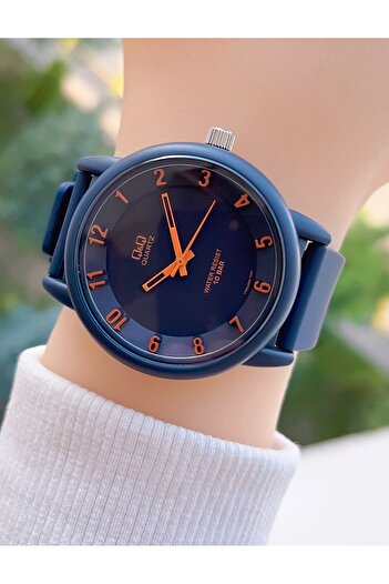 Q&Q 10 Atm Waterproof Silicone Strap Unisex Wristwatch with 2 Years Warranty