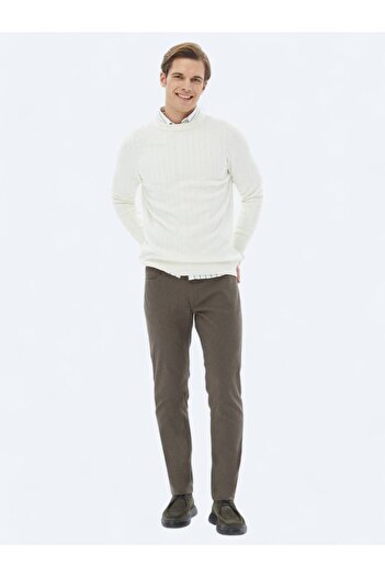 Kip Light Brown Woven Slim Fit Casual Cotton Blended Trousers