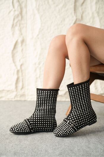 MODAADAM Women's Geste Stone Flat Sole Boots - Black-White Stone