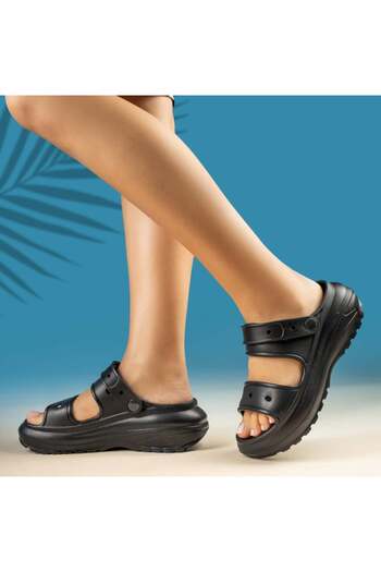 BMoD Black women's beach sandals with thick sole and strap MOD13897
