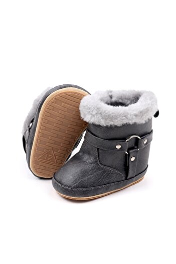 Superbaby Gray baby booties with fluffy fur on the edges and elegant details