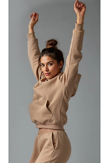 ClubSpaceAstro Women's Top and Bottom Tracksuit Set – Simple Elegance, Comfortable Fit, High-Quality Fabric