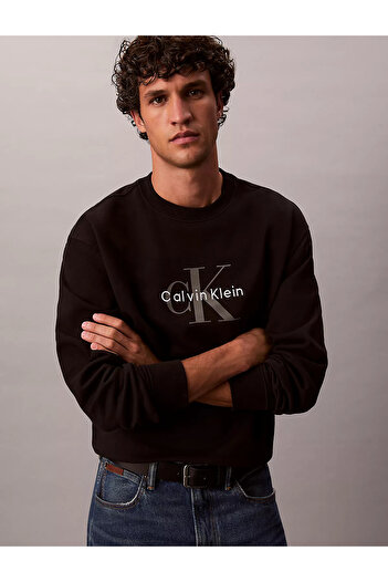 Calvin Klein Erkek %100 Pamuklu CK Logolu Yuvarlak Yakalı Uzun Kollu Siyah Sweatshirt LV04RD242G-UB1
