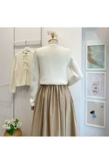 Faya Boutique Knitwear Cardigan with Pearl Bow Accessories