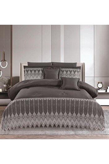 SNOOZYL Royal bridal bedspread with lace design to give you beauty and elegance