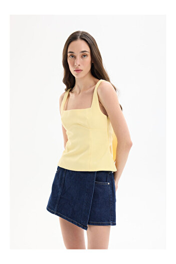 LC Waikiki Sari Back Ribbon Detailed Square Neck Strap Blouse Yellow