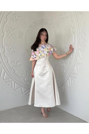 Al Jawhara Lian's dress