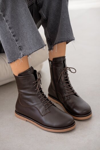 selinshoes Sorevo Lace Detailed Zippered Genuine Leather Women's Boots-Brown