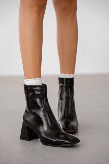 selinshoes Aris Front Line Detailed Blunt Toe Women's Boots-Black Patent Leather
