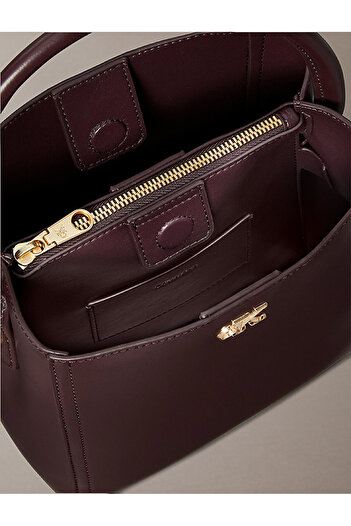 Calvin Klein Kadın CK Bucket With Strap Çanta